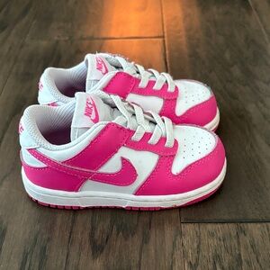 Nike Kids Sneakers in Pink and White